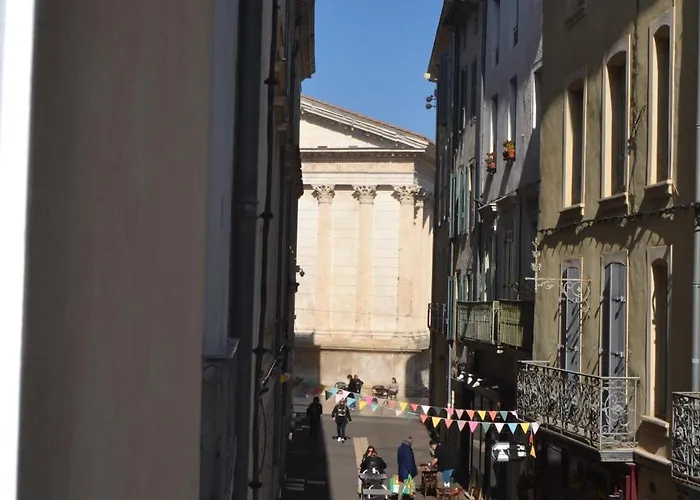Au Coeur De L'ecusson Daire Nîmes