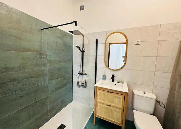 Au Coeur De L'ecusson Apartment