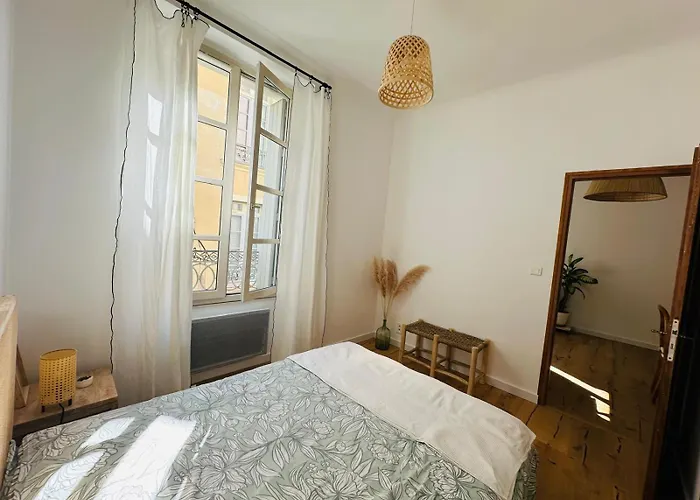 Au Coeur De L'ecusson * נים